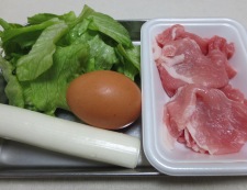 豚肉とレタスのピリ辛チャーハン　材料