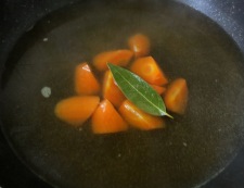 春野菜とソーセージのスープ煮　調理②