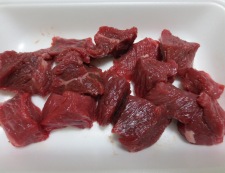 牛肉とレンコンの唐辛子炒め　材料牛肉
