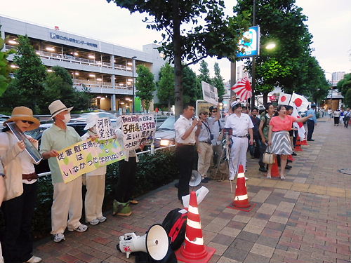 ８月１１日（月）、朝日新聞本社抗議街宣