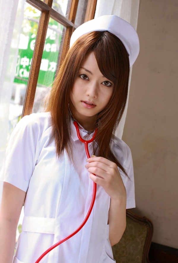 吉沢明歩 看護師コスプレの白衣を脱ぎエッチな下着姿になる着エロ画像07.jpg