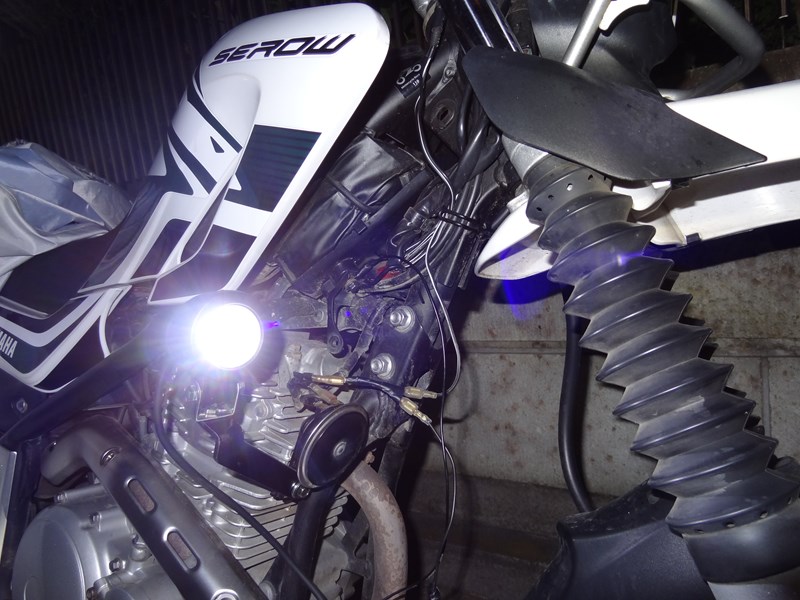 バイク（セロー250）に汎用LEDフォグライトを自作で取り付ける  セローでバイク旅
