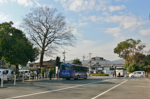 京都産業大学スクールバス